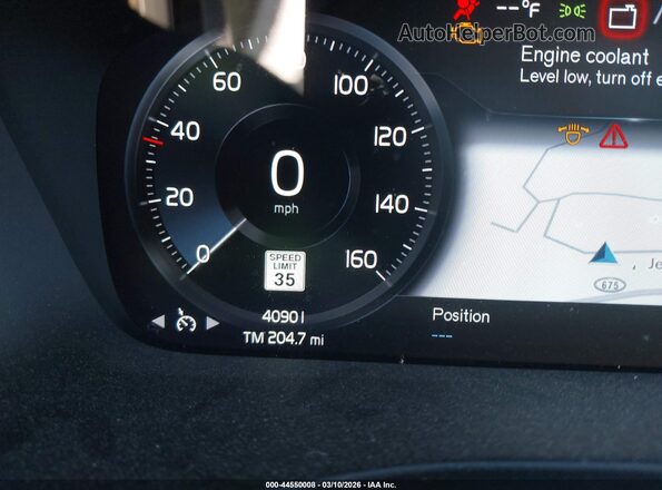 YV4162UK7M2583085 2021 VOLVO XC40 White 