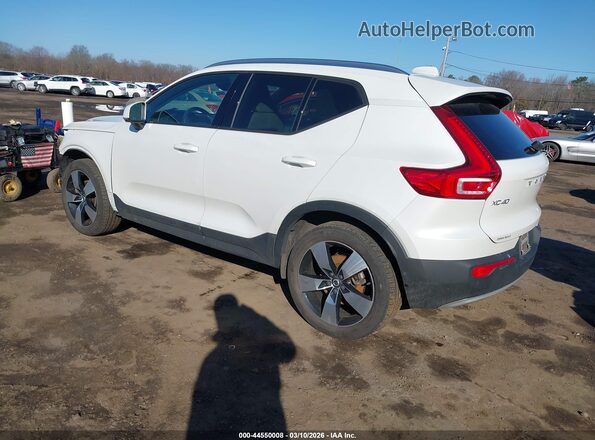 YV4162UK7M2583085 2021 VOLVO XC40 White 