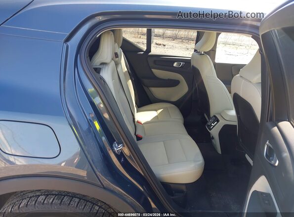 YV4162UKXM2396438 2021 VOLVO XC40 Blue 