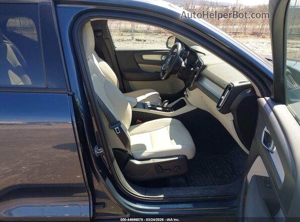 YV4162UKXM2396438 2021 VOLVO XC40 Blue 
