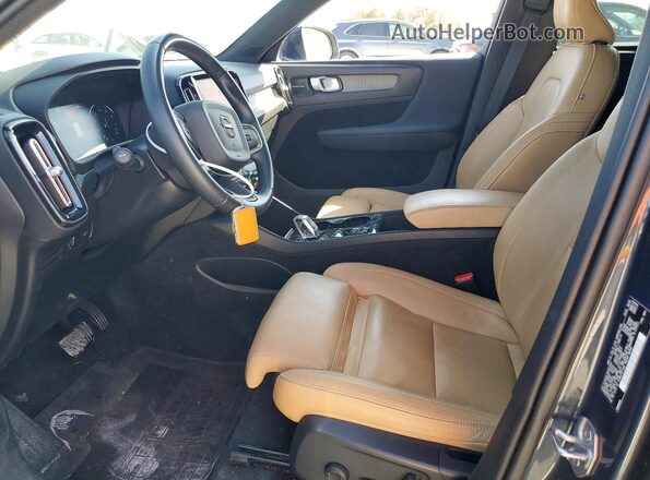 YV4162UL2M2457791 2021 VOLVO XC40 Blue წინა სალონის ხედი
