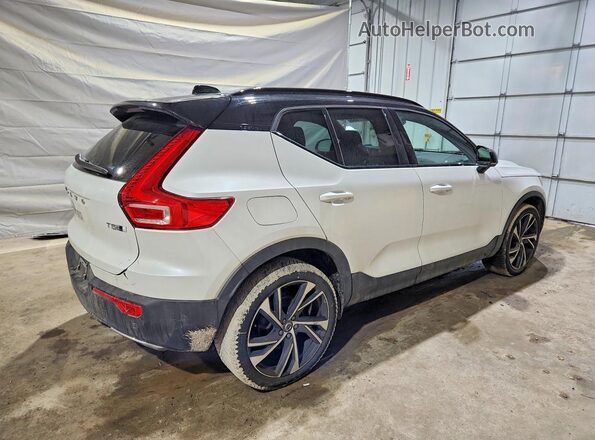 YV4162UM0L2218781 2020 VOLVO XC40 Белый 