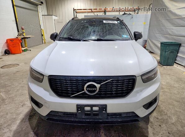 YV4162UM0L2218781 2020 VOLVO XC40 Белый 
