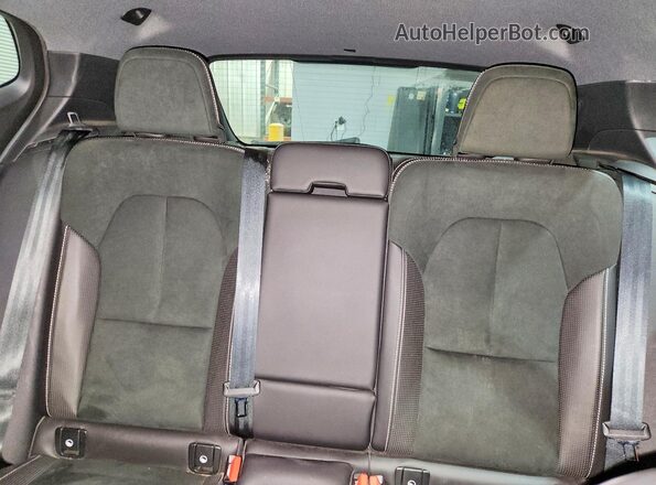 YV4162UM0L2218781 2020 VOLVO XC40 Белый 