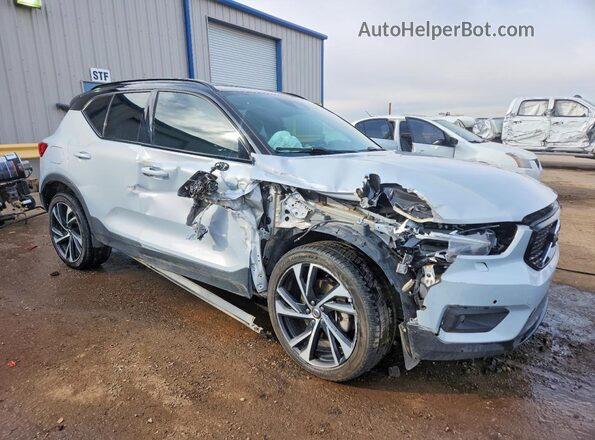 YV4162UM2M2460389 2021 VOLVO XC40 Gray 