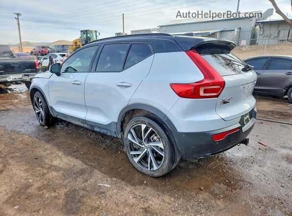 YV4162UM2M2460389 2021 VOLVO XC40 Gray 
