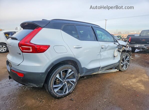 YV4162UM2M2460389 2021 VOLVO XC40 Gray 