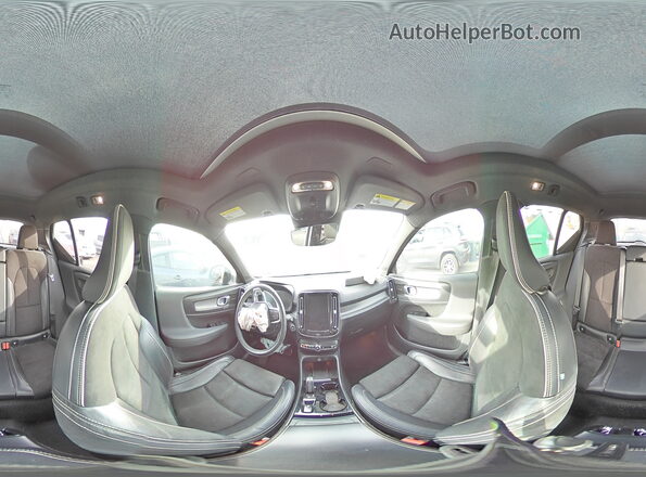 YV4162UM2M2460389 2021 VOLVO XC40 Gray 