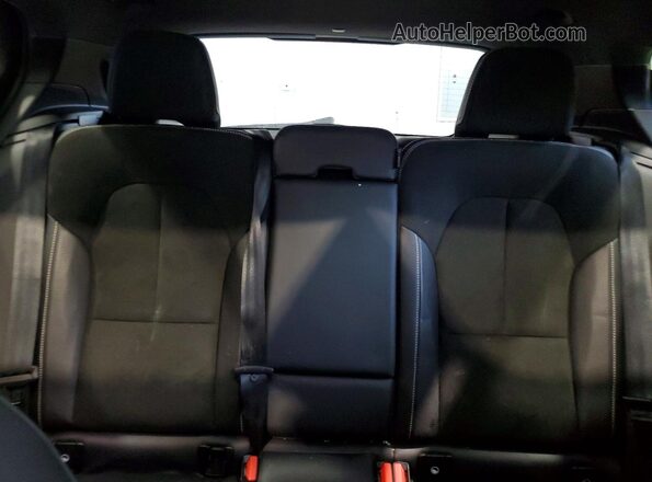 YV4162UM5K2057519 2019 VOLVO XC40 White უკანა სავარძლების ხედი