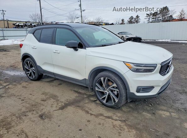 YV4162UM5M2403832 2021 VOLVO XC40 White Delantero derecho