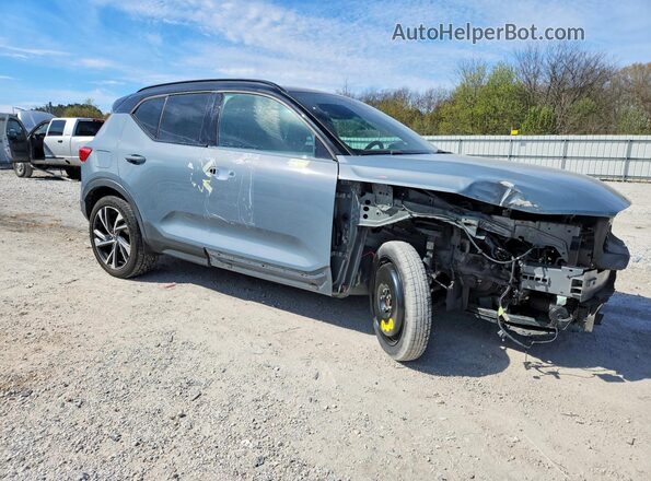YV4162UM5N2693524 2022 VOLVO XC40 Gray Передня права чверть