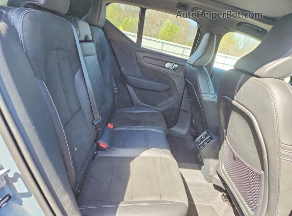 YV4162UM5N2693524 2022 VOLVO XC40 Gray Вид задніх сидінь