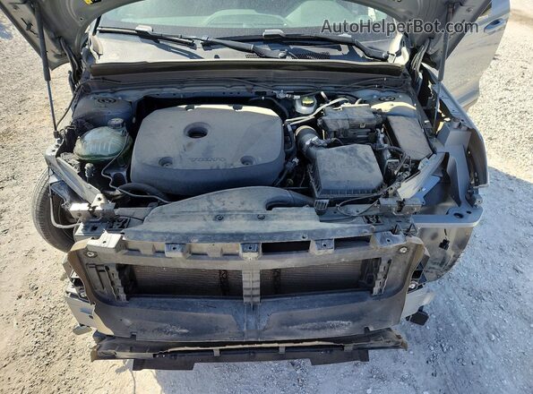 YV4162UM5N2693524 2022 VOLVO XC40 Gray Вид задньої частини салону