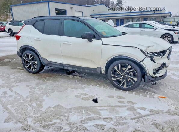 YV4162UM9M2466271 2021 VOLVO XC40 White წინა მარჯვენა