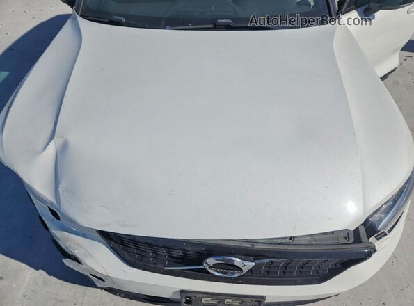 YV4162UM9M2529286 2021 VOLVO XC40 Белый Вид подкапотного пространства