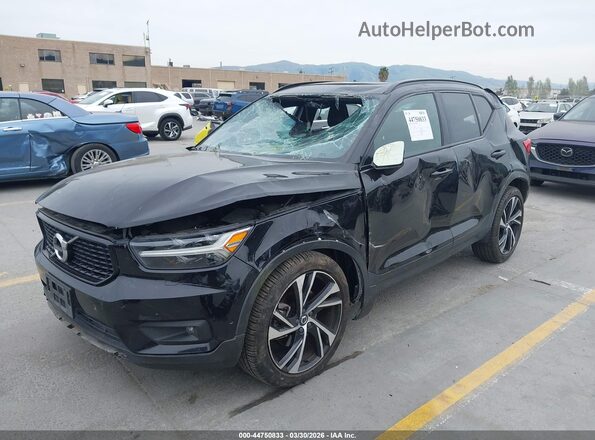 YV4162UMXM2488313 2021 VOLVO XC40 Черный Вид спереди