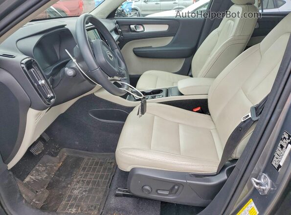 YV4162XZ3K2004888 2019 VOLVO XC40 Gray Вид салону спереду