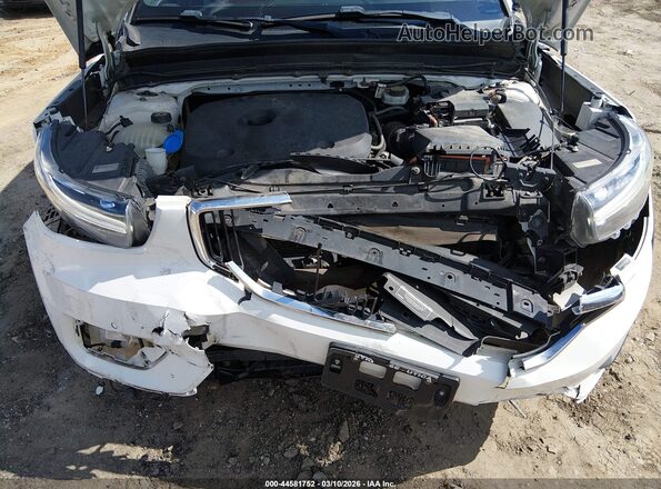 YV4162XZ9K2012588 2019 VOLVO XC40 White Вид спереду