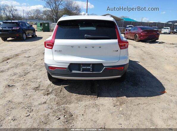 YV4162XZ9K2012588 2019 VOLVO XC40 White 
