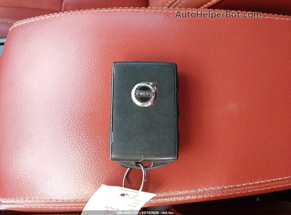 YV4162XZ9K2012588 2019 VOLVO XC40 White Вид панелі приладів