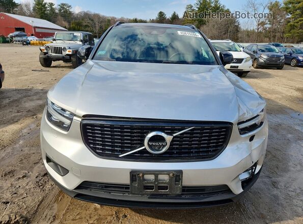 YV4162XZ9K2017015 2019 VOLVO XC40 Серебряный 
