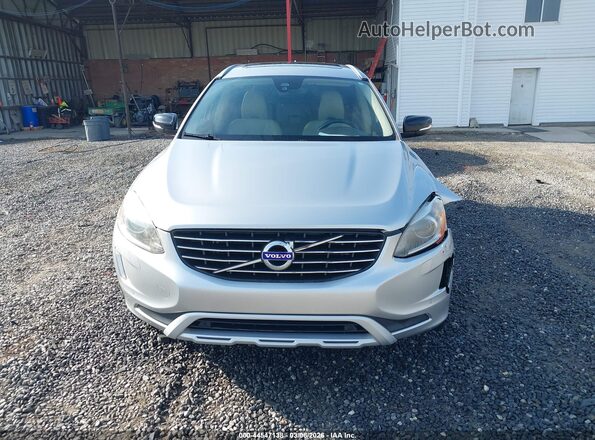 YV440MDR7H2166756 2017 VOLVO XC60 Серебряный Вид щитка приборов