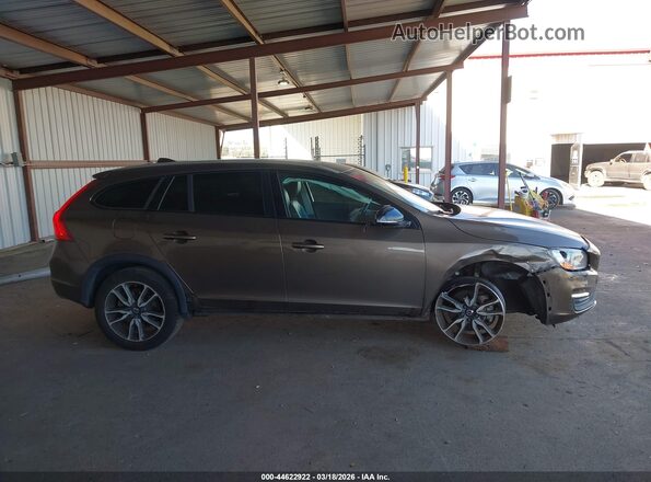 YV440MWK4J2058052 2018 VOLVO V60 CROSS COUNTRY Brown 360 interior view