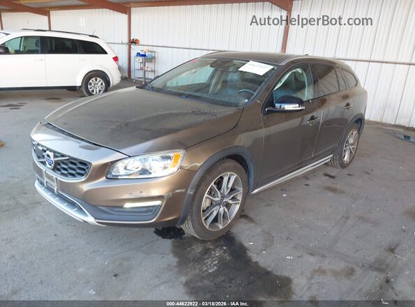 YV440MWK4J2058052 2018 VOLVO V60 CROSS COUNTRY Brown Front left