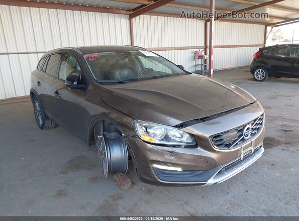 YV440MWK4J2058052 2018 VOLVO V60 CROSS COUNTRY Brown Front view