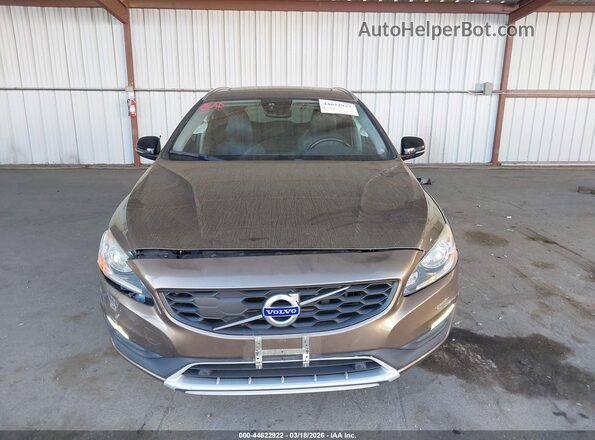 YV440MWK4J2058052 2018 VOLVO V60 CROSS COUNTRY Brown Rear interior view