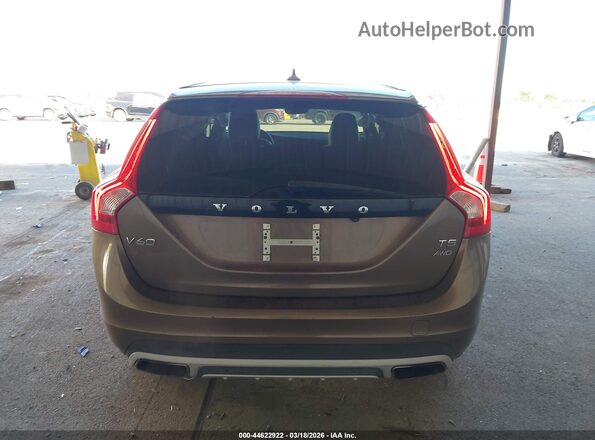 YV440MWK4J2058052 2018 VOLVO V60 CROSS COUNTRY Brown 