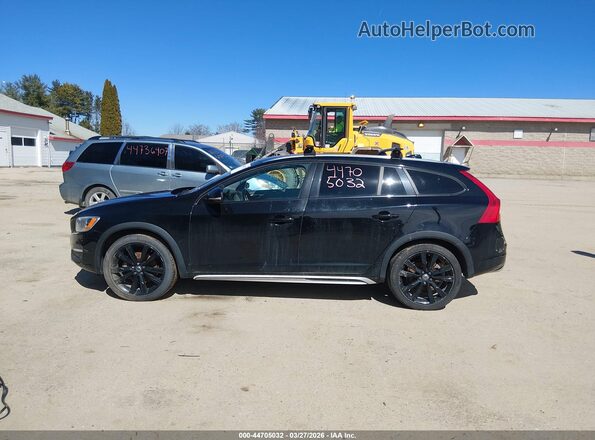 YV440MWK6H1025814 2017 VOLVO V60 CROSS COUNTRY Black 360 interior view