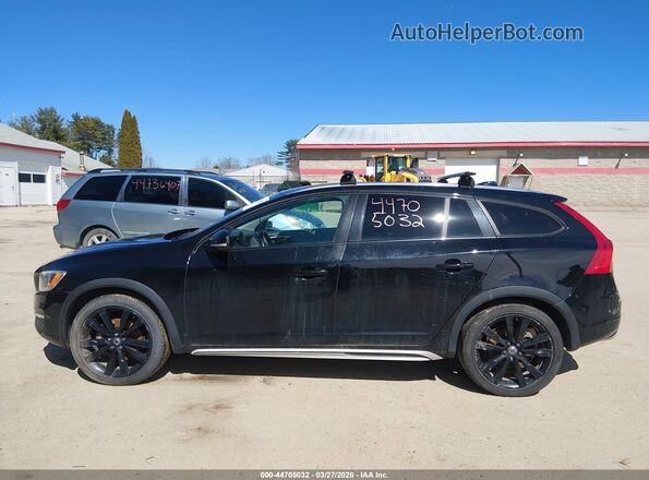 YV440MWK6H1025814 2017 VOLVO V60 CROSS COUNTRY Black 