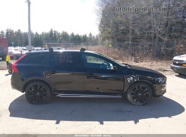 YV440MWK6H1025814 2017 VOLVO V60 CROSS COUNTRY Black 