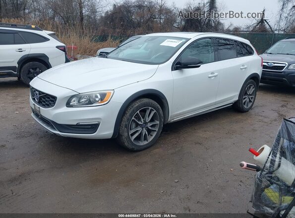 YV440MWK8H1037642 2017 VOLVO V60 CROSS COUNTRY White Front left