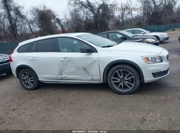 YV440MWK8H1037642 2017 VOLVO V60 CROSS COUNTRY White Rear interior view