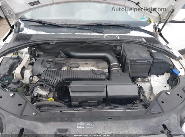 YV4612NK2G1269910 2016 VOLVO XC70 White Rear view