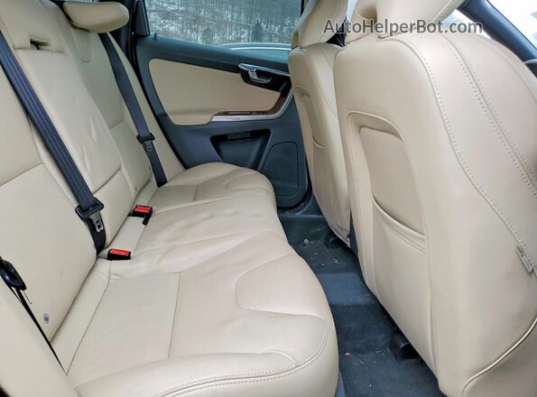 YV4612RK0G2867384 2016 VOLVO XC60 White უკანა სალონის ხედი