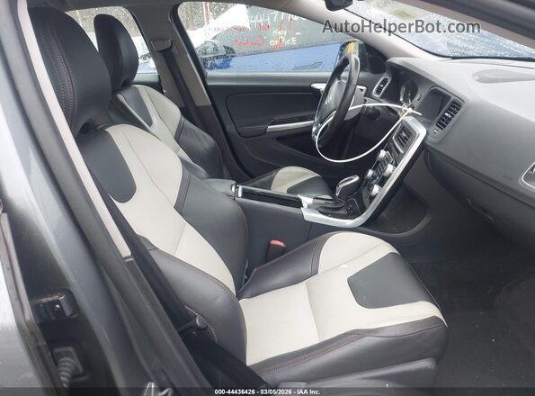 YV4612UMXG2000860 2016 VOLVO S60 CROSS COUNTRY Light Blue Vista interior delantera