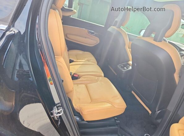 YV4A22PL9M1717519 2021 VOLVO XC90 Black Սալոնի հետևի տեսք