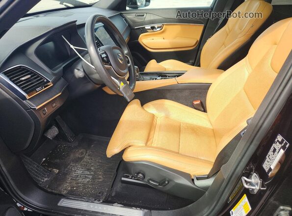 YV4A22PL9M1717519 2021 VOLVO XC90 Black Սալոնի դիմացի տեսք