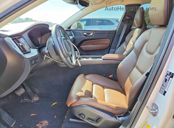 YV4A22RLXK1345327 2019 VOLVO XC60 White 
