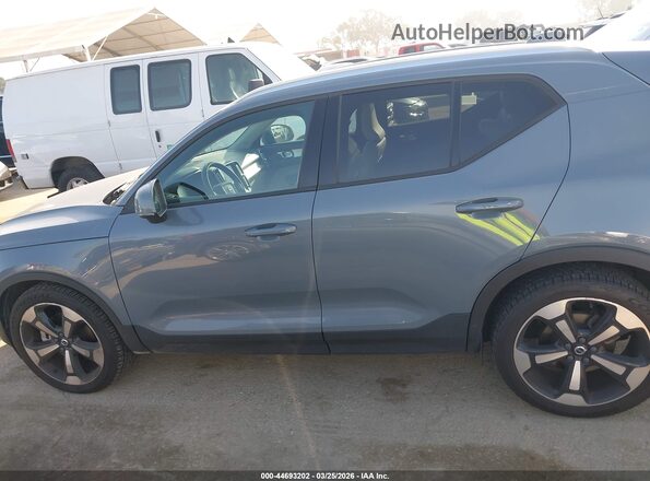 YV4AC2HK4L2245385 2020 VOLVO XC40 Gray 
