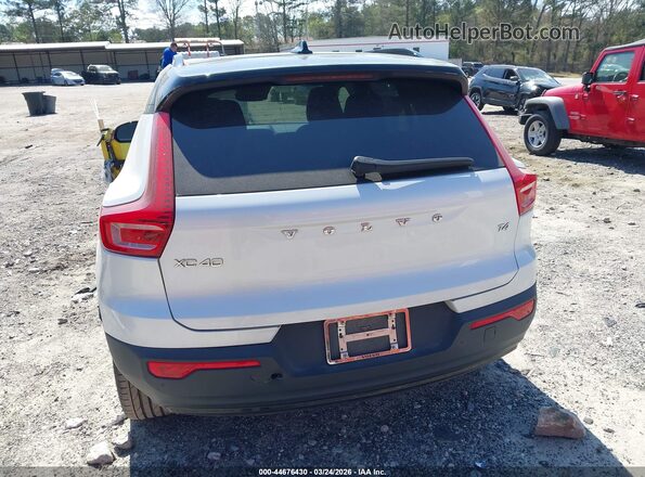 YV4AC2HM1M2537546 2021 VOLVO XC40 White 