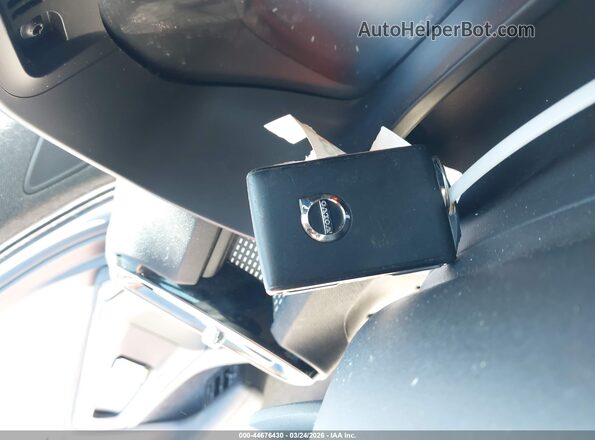 YV4AC2HM1M2537546 2021 VOLVO XC40 White Dashboard view
