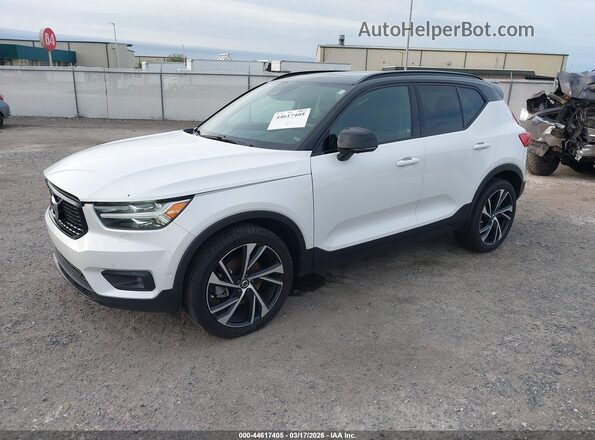 YV4AC2HM4L2241046 2020 VOLVO XC40 Белый 