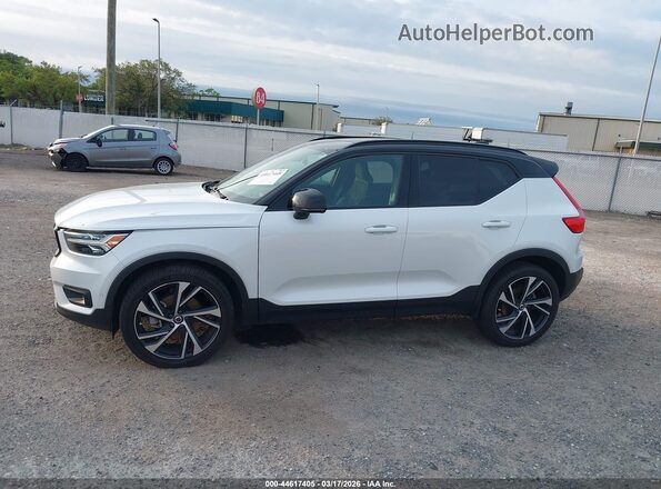 YV4AC2HM4L2241046 2020 VOLVO XC40 Белый 
