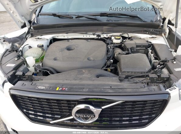 YV4AC2HM4L2241046 2020 VOLVO XC40 Белый 
