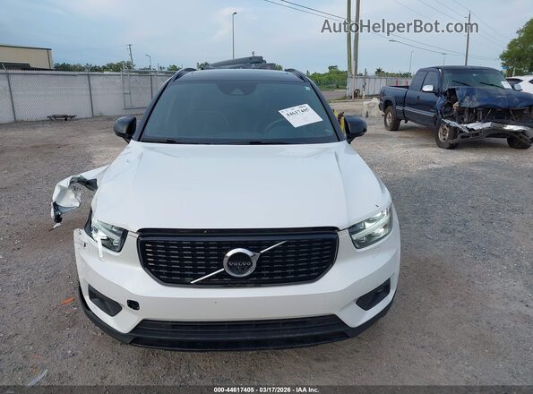 YV4AC2HM4L2241046 2020 VOLVO XC40 Белый 