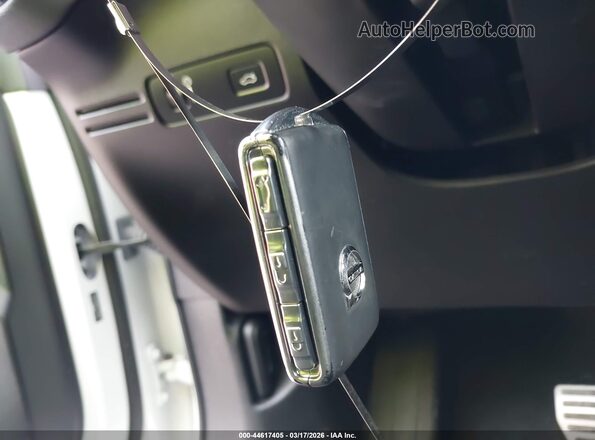 YV4AC2HM4L2241046 2020 VOLVO XC40 Белый 